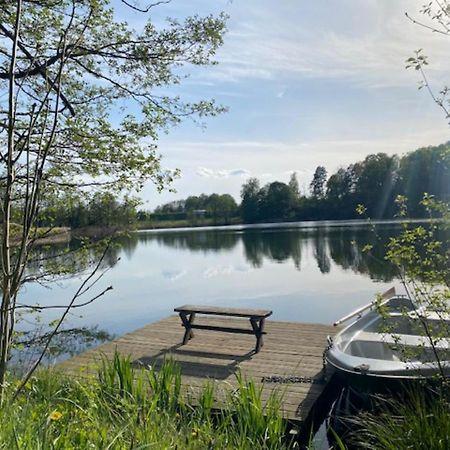 Miedzy Wodami - Domki Na Mazurach Mikołajki Exterior foto